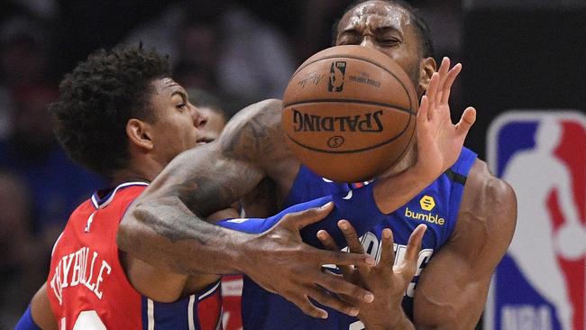 Matisse Thybulle makes life tough for Clippers star Kawai Leonard.