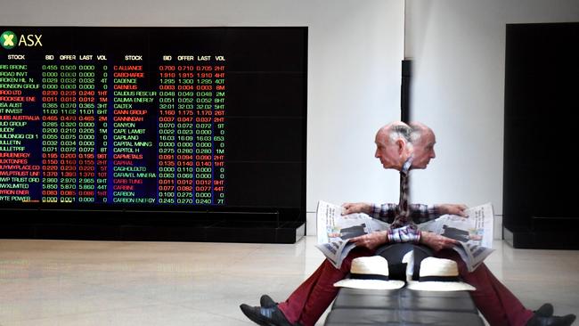 The local share market ended the session flat, bringing an eight-day winning streak to a halt. (AAP Image/Mick Tsikas)