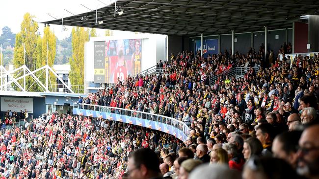 A packed stand at a game between Sydney and Hawthorn in Launceston.