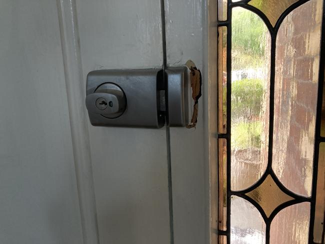 The door lock was broken by the offenders.