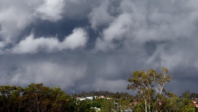 The bureau has predicted a storm cell could sweep the eastern and southeastern coast of Queensland late Thursday afternoon. (AAP Image/Dan Peled)