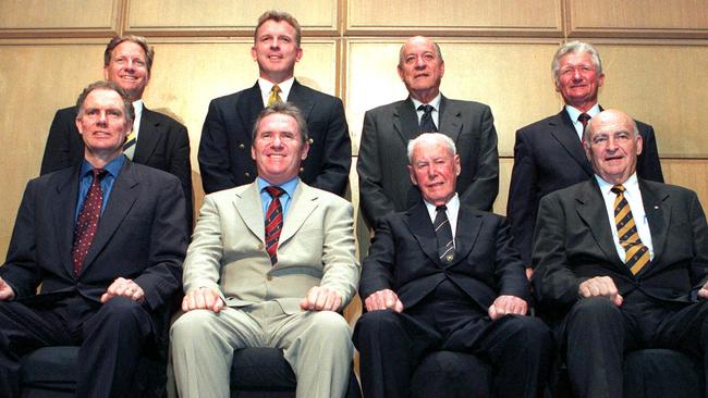 Trimble (back right) with fellow QLD team of the century members (front) Greg Chappell, Allan Border, Bill Brown, Peter Burge and (back) Ian Healy, Craig McDermott and Ron Archer in 2000.