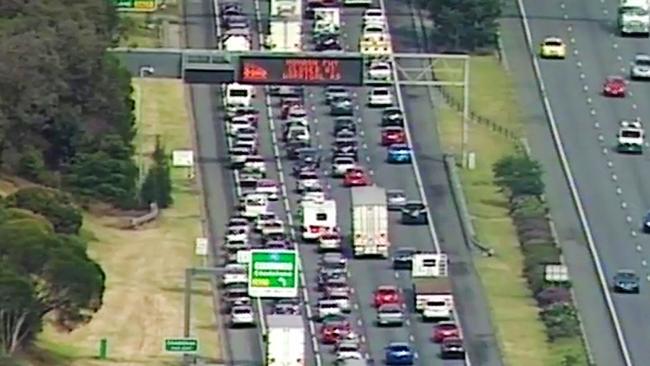 Monash Freeway Fatal Crash Sparks Gridlock Drivers Urged To Stay Safe Herald Sun 9815