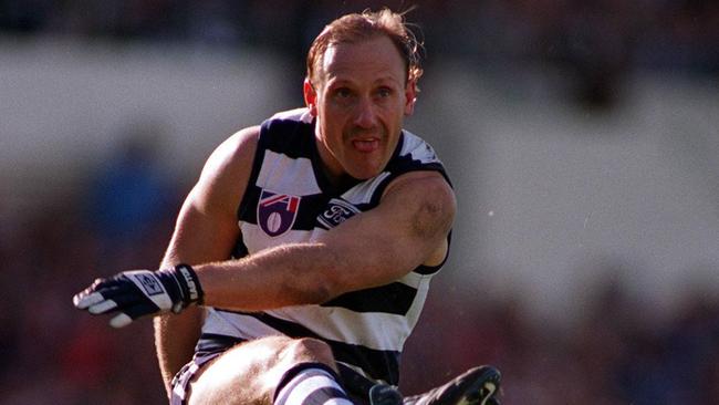 Geelong superstar Gary Ablett in full flight.