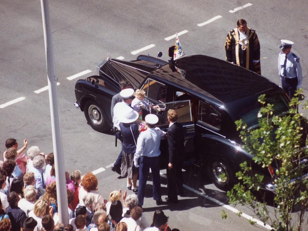 Queen’s life in pictures: Her tours Down Under | The Advertiser