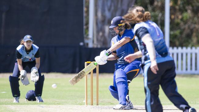 Sandgate-Redcliffe batter Tess Cooper. (AAP Image/Renae Droop)