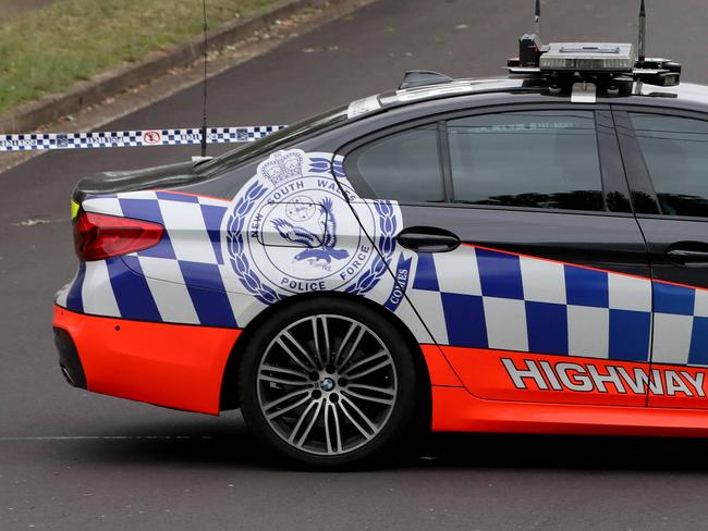 SYDNEY, AUSTRALIA - NewsWire Photos NOVEMBER 30, 2020: Police blocking Rymill Road in Tregear where a shooting occurred. Two gunmen on the run after shooting Sydney man dead inside his home.Picture: NCA NewsWire / Damian Shaw