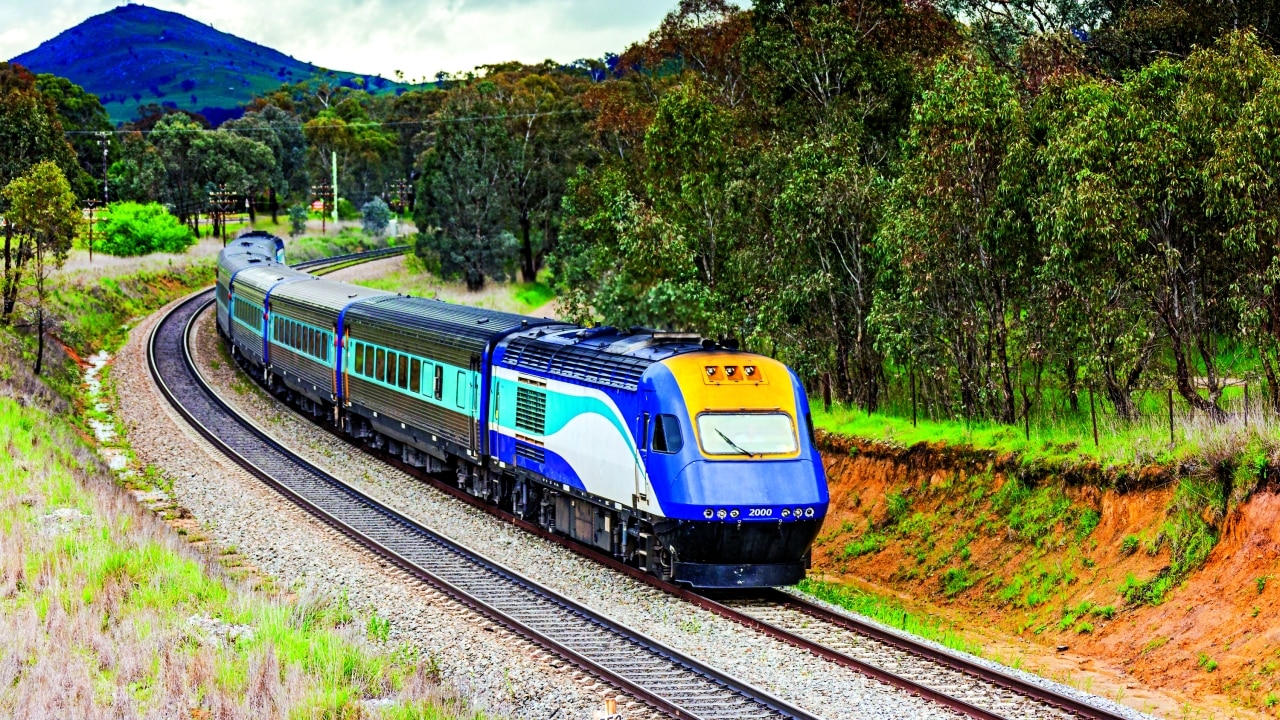 travel from melbourne to sydney by train