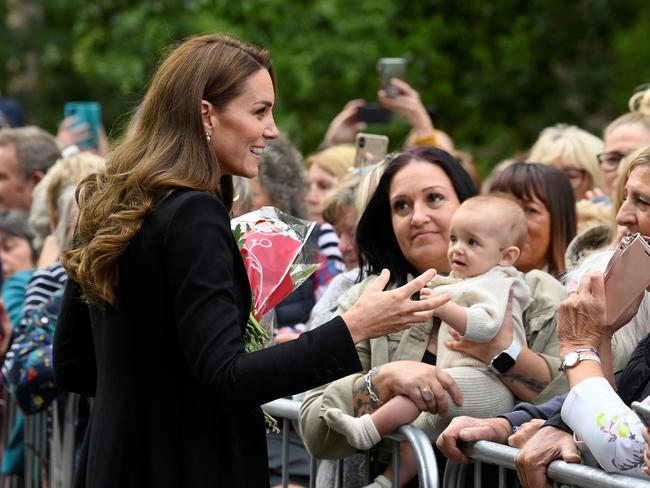 Catherine, Princess of Wales tells wellwishers outside Sandringham Estate how Geroge is handling the loss of the Queen. Picture: Getty Images.