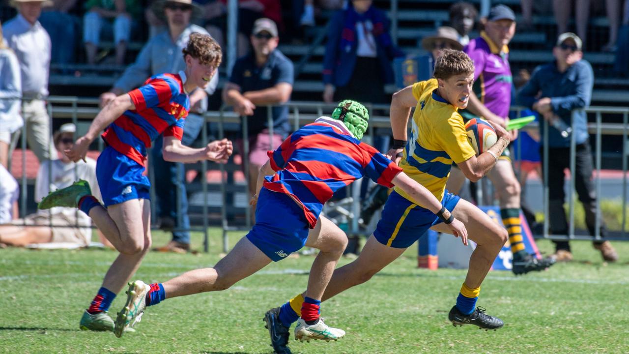 Action from the Downlands 16A and TGS 16A match.