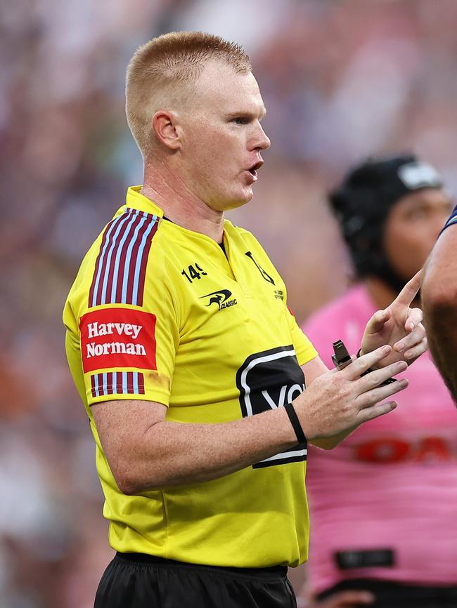 Referee Todd Smith. Picture: Cameron Spencer/Getty