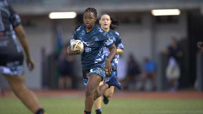 Tamara Madzika threatens a try for the Territory All Stars in the 2023 Deadly Cup Carnival women's match. Picture: Pema Tamang Pakhrin