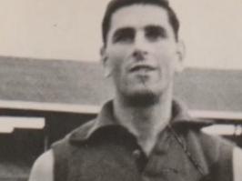 The footy world is in mourning after the death of highly-decorated legend Clyde Laidlaw. Laidlaw, 89, was an integral part of Melbourne's golden era during the late 1950s and 1960s, winning four premierships between 1955 and 1960.