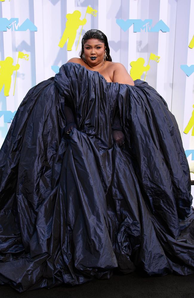 Lizzo arrives at the 2022 MTV VMAs. Picture: Dimitrios Kambouris/Getty Images