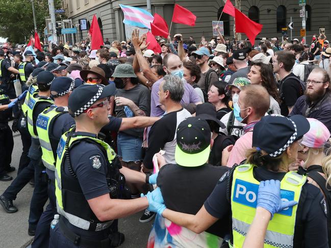 MELBOURNE, AUSTRALIA - NewsWire Photos, MARCH 18, 2023. Protest groups face off in front of the Victorian Parliament where UK far right activist Kellie-Jay Keen is due to speak. Picture: NCA NewsWire / David Crosling