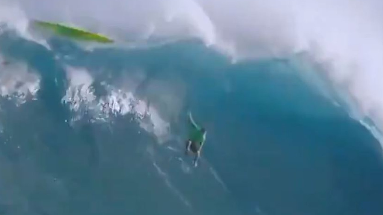 Jaws Big Wave Championships 2019: Kelly Slater on insane start