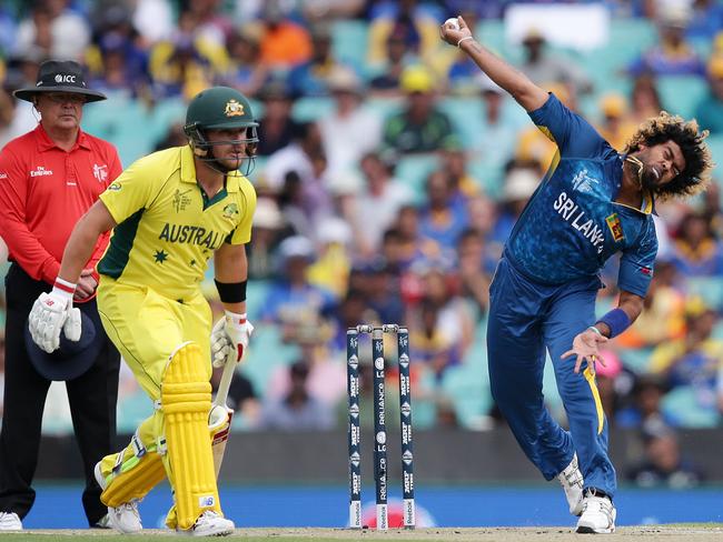 Lasith Malinga struck early to get David Warner.