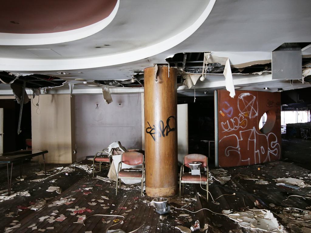 Inside The Dilapidated Balmain Leagues Club Geelong Advertiser