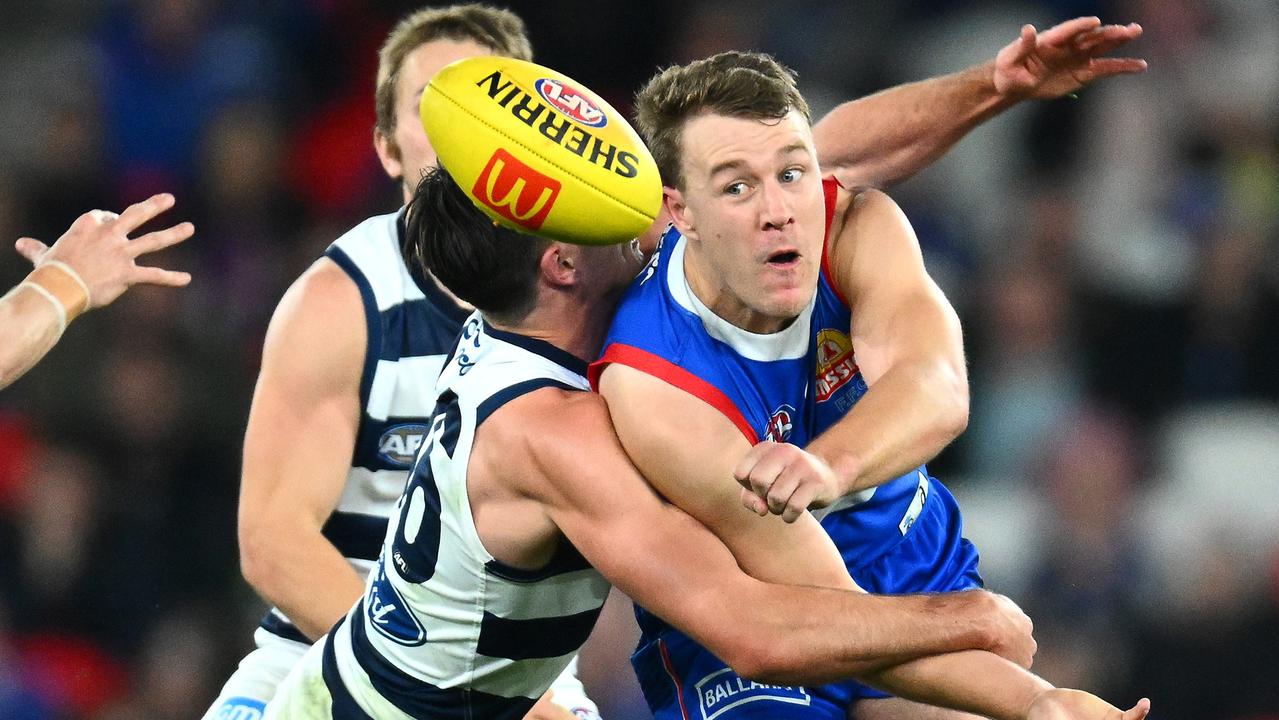 AFL Rd 12 - Western Bulldogs v Geelong