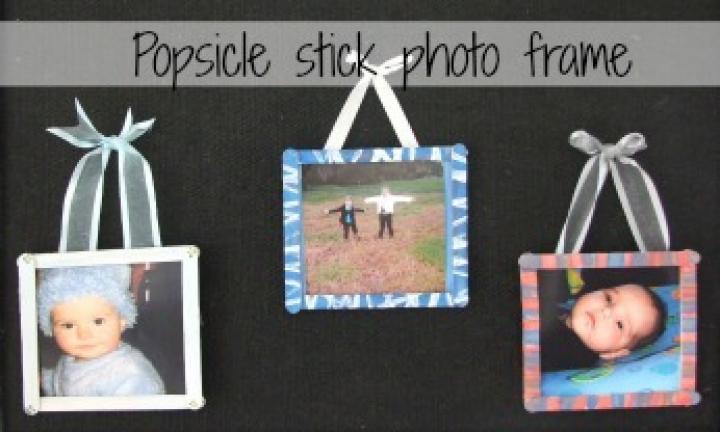 Photo Frame using Popsicle Sticks