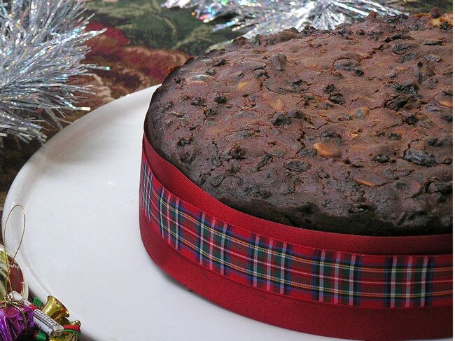 A school canteen worker say she has been accused of fraud over some Christmas cakes she made.