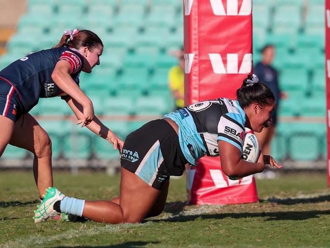 Ariana Harden unstoppable close to the line. Picture: Adam Wrightson Photography.