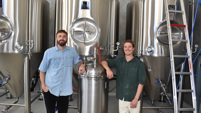 Dominic Hurley (left) and Shanu Walsh (right) are the founders of Murwillumbah brewing company Ventura Brewing.