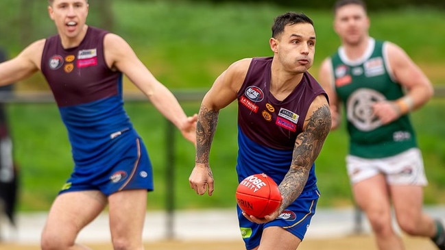 Daniel Costanzo in action for Banyule. Picture: Field of View Photography