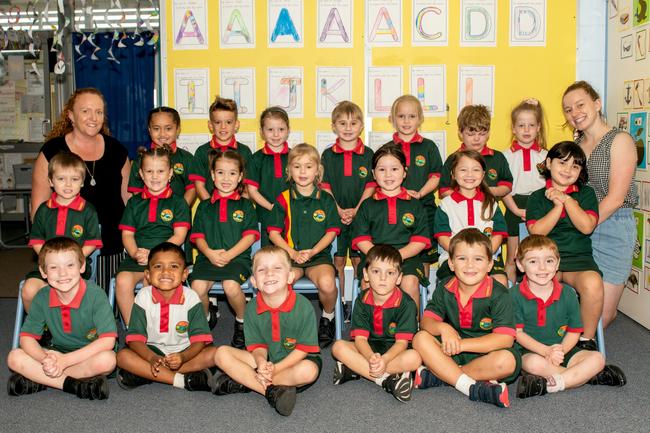 Eimeo Road State School 2022 Prep class. (L-R) Back row: Ivonah Kapeli, Max Radovic, Anabel Wilkinson, Jaxon Walker, Izabella-Rose Robinson, Kyden Elliott, Oriana Thorn;; middle row: Logan Readman, Layla McIvor, Aliya Evans, Milla Milward, Layla Taare, Amity Whan, Mylee James; front row: Nixon Grant, DJ Hudson-Page, Samuel Maddern, Corey Sutherland, Dylan Matheson, Tyler McNeilly, Miss Sinclair, Miss Laura. Picture: Michaela Harlow MKY2022PREP