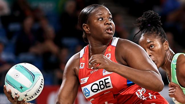 SYDNEY, AUSTRALIA - MARCH 22: Sam Wallace-Joseph of the Swifts looks to pass during the 2024 Suncorp Team Girls Cup match between NSW Swifts and West Coast Fever at Ken Rosewall Arena on March 22, 2024 in Sydney, Australia. (Photo by Jenny Evans/Getty Images for Netball Australia)