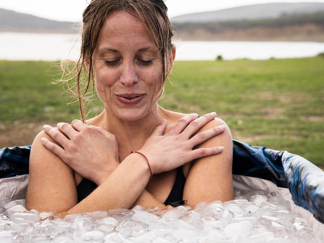 Ice baths are making waves in the health and wellness space. Picture: iStock
