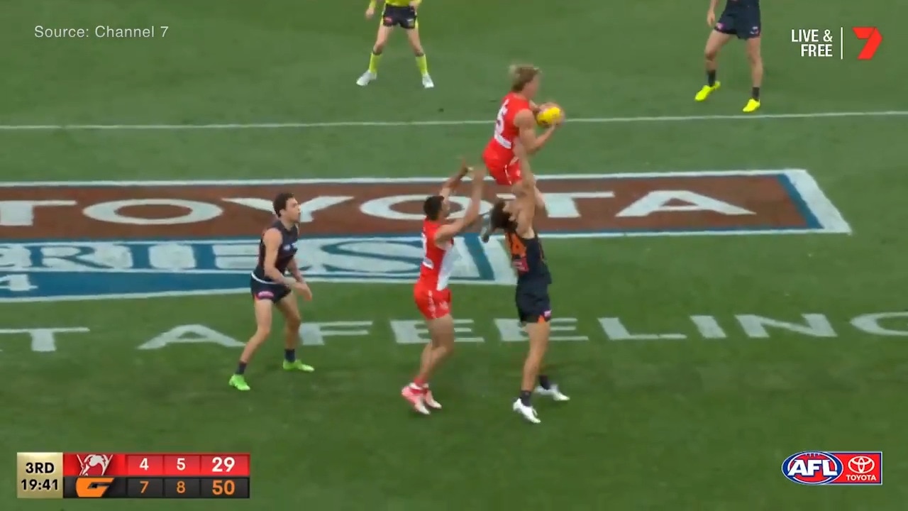 Swans star Isaac Heeney takes an incredible mark