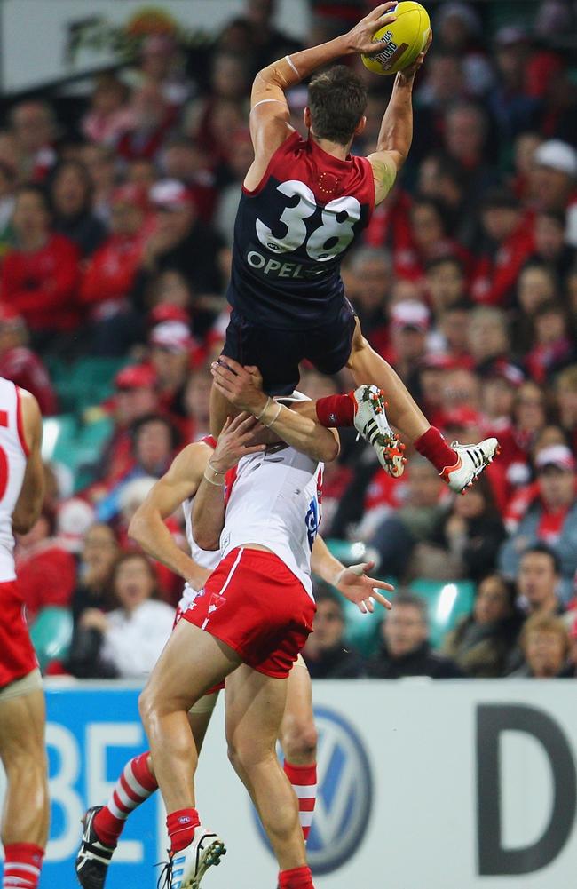FOX FOOTY&#39;S League Teamsasks fans to decide which current AFL player takes  the best high mark or &#39;hanger&#39; | Herald Sun