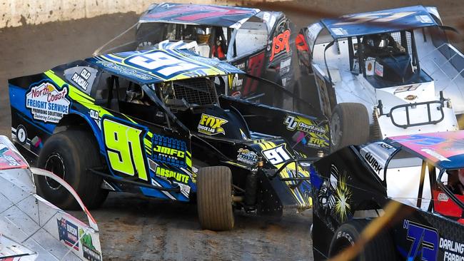 Annual opening round of the Mr Modified season at Lismore speedway with winning contender no. 91 Mitch Randall.