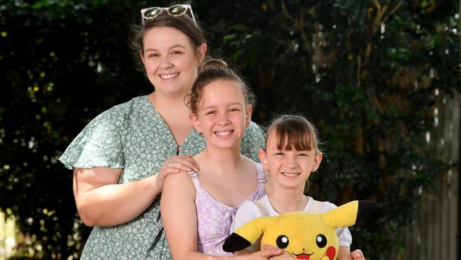 Hayley Canan with her twin daughters Sienna and Marley Davis, 10, at their Kelso home. Picture: Evan Morgan