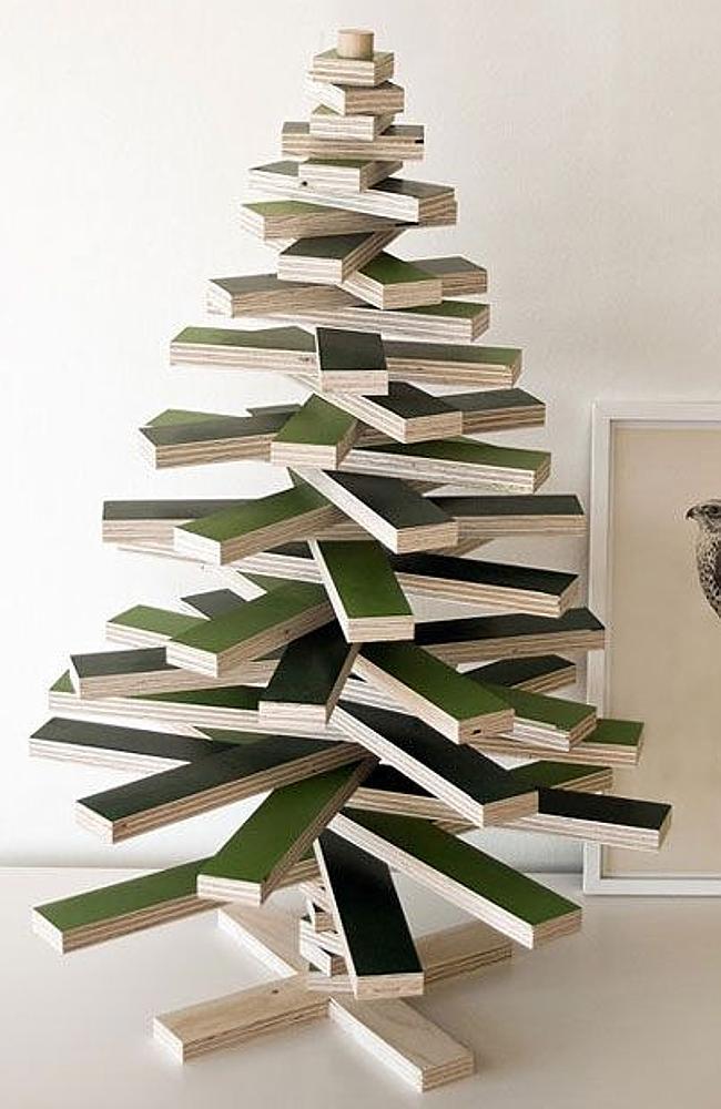 The block puzzle Christmas tree: made of wood, like a real tree ... but it's really not. Picture: Pinterest/Designswan.com