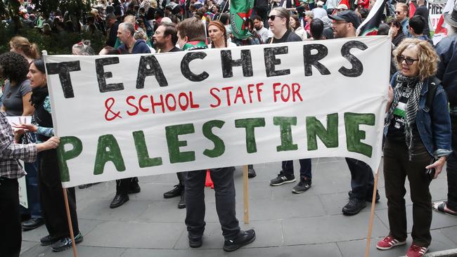 MELBOURNE, AUSTRALIA - NewsWire Photos, DECEMBER 10, 2023. Protesters at a free Palestine rally in Melbourne CBD.  Picture: NCA NewsWire / David Crosling