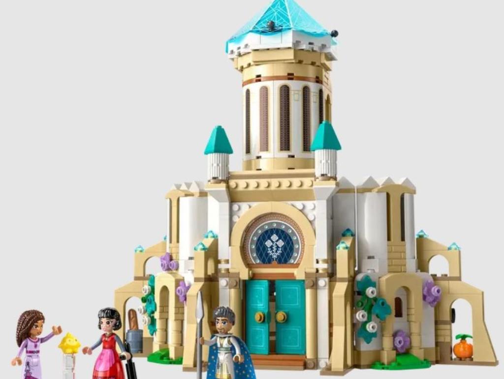 Save 30 per cent off King Magnifico's Castle in LEGO's sale on now. Picture: LEGO