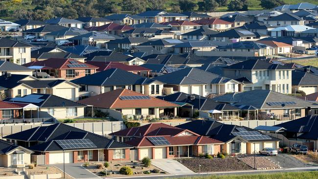 More than 10,000 South Australian homeowners will be able to receive interest-free loans to install solar panels or home batteries if Labor wins next month’s state election..