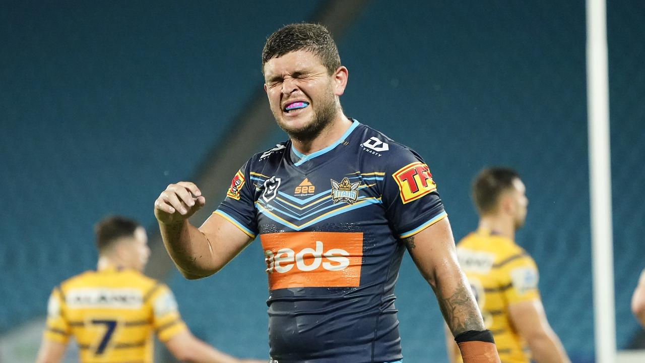 Super League target set to remain in Australia with NRL giants eyeing up  out-of-favour back-rower