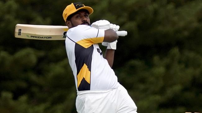 Dilan Chandima in action for Sunbury United.