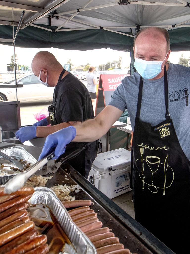 GET HUNGRY: Bunnings Announces Nationwide Snag Sizzle For Bushfire Relief