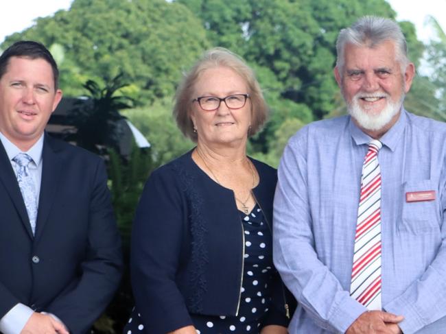 END]Cr Julie Mathews, Cr Steven Plant, Mayor Liz Schmidt, Cr Alan Barr, Deputy Mayor Kate Hastie, Cr Graham Lohmann, Absent: Cr Kim Farmer