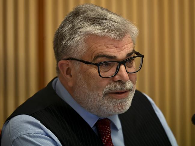 Labor Senator Kim Carr speaks at a hearing of the Legal and Constitutional Affairs Legislation Committee at Parliament House in Canberra, Monday, August 19, 2019. (AAP Image/Lukas Coch) NO ARCHIVING