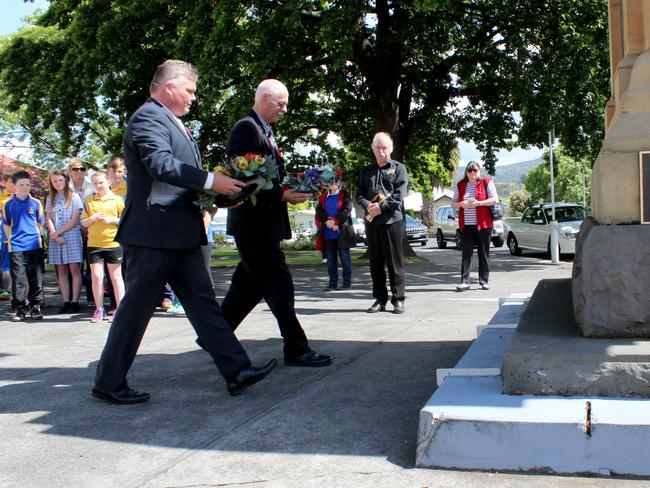 Remembrance Day 2016 at New Norfolk. Derwent Valley Mayor Martyn Evans, left, and New Norfolk RSL Sub-Branch president Geoff Hack laying wreaths at the New Norfolk Cenotaph. Picture: DAMIAN BESTER.