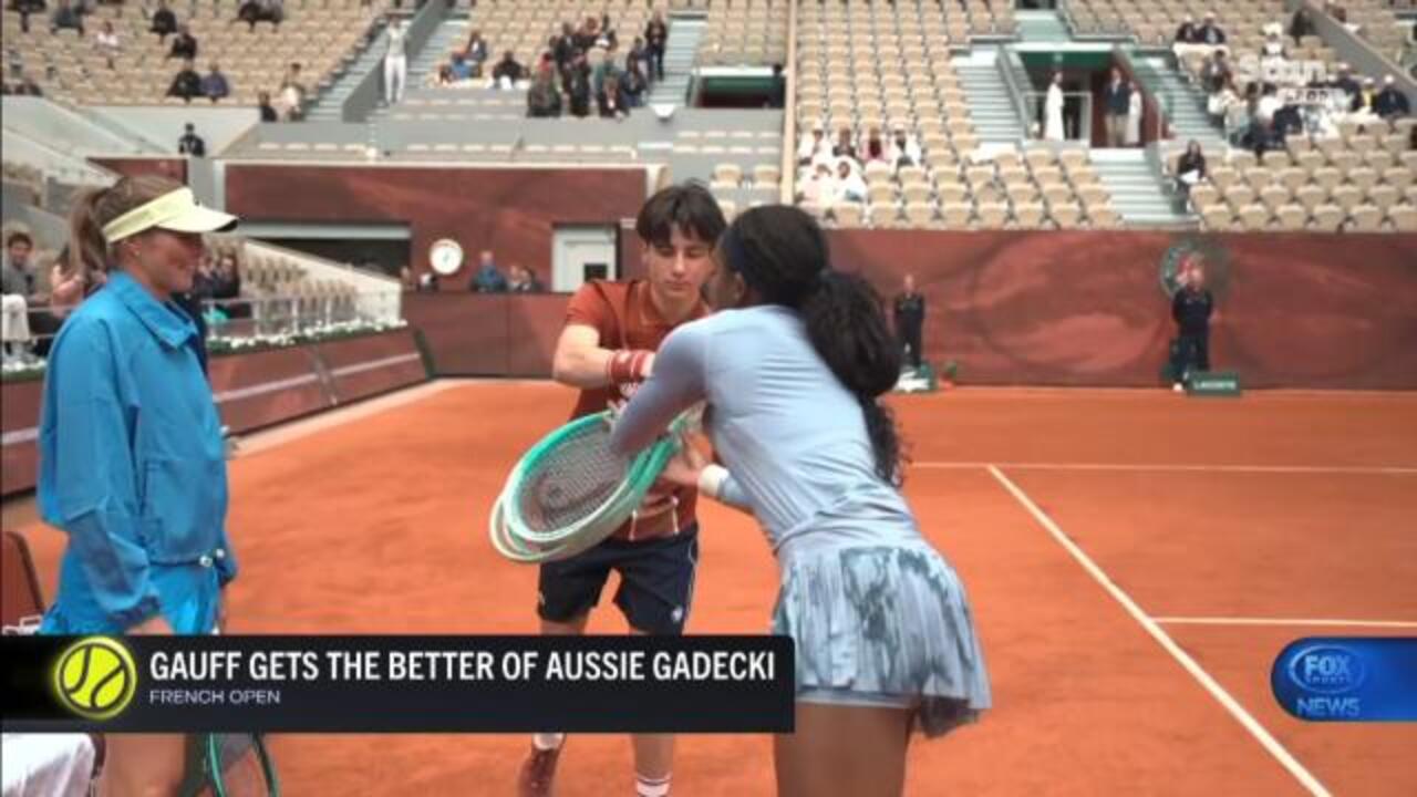 No racquets, no problem for Gauff in R1