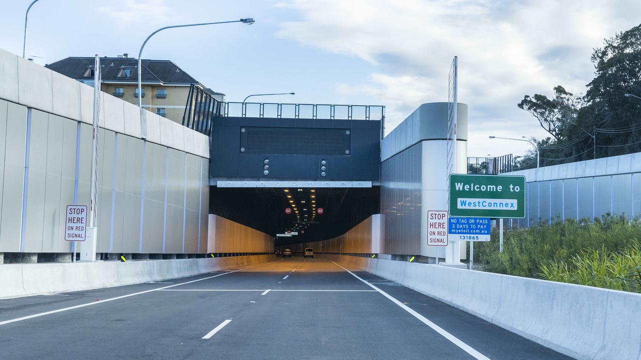 Transport experts have said the same outcome of expensive projects like Sydneys' M4 WestConnex could be achieve for little or no cost. Picture: AAP/Image Matthew Vasilescu.