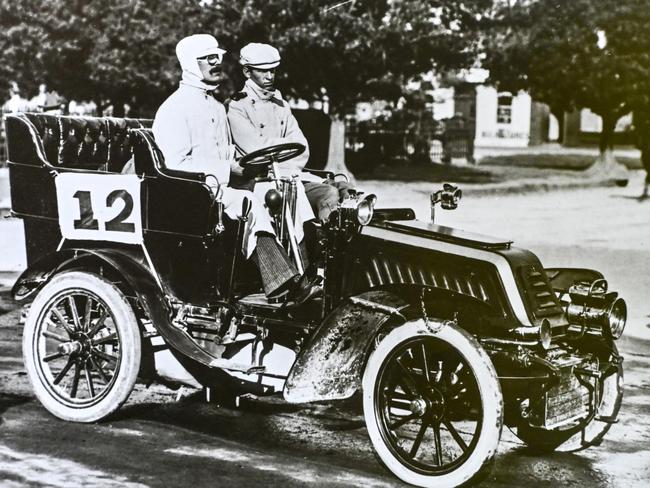 RAA member Dr C Reissmann at the start of the first RAA reliability trial in 1905.