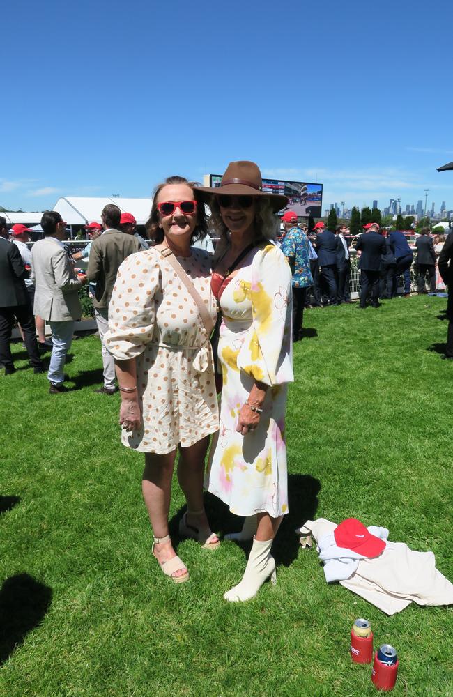 Gina Healey and Felicity Gray together at the Cox Plate.