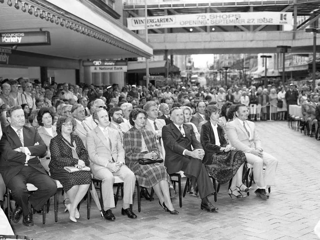 The Queen Street Mall is officially opened in 1982.